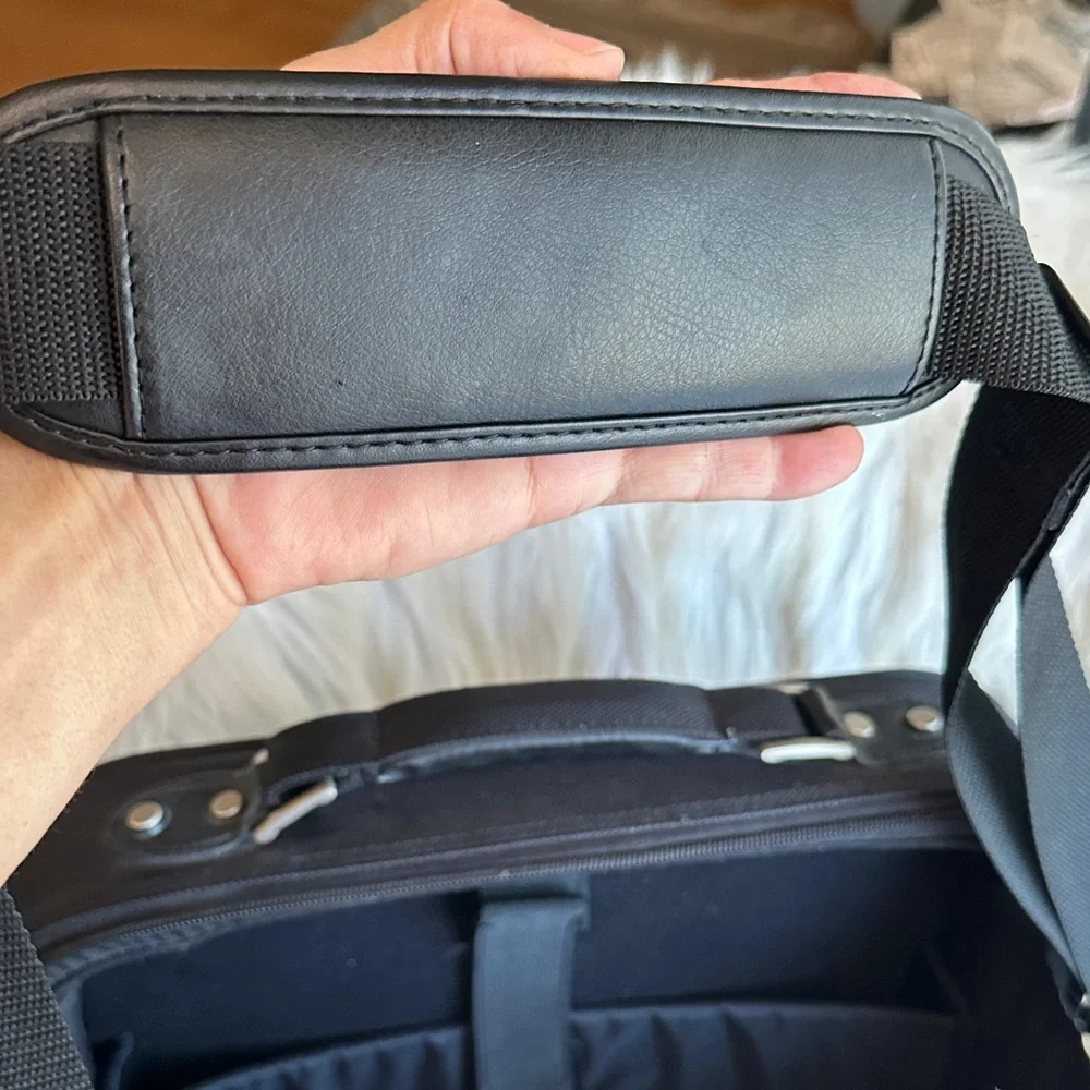 Dell Black Compact Laptop Briefcase with Shoulder Strap